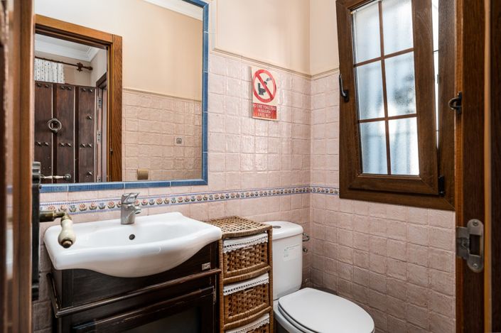 Image No.10-5 Bed Villa for sale