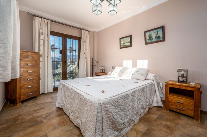 Image No.11-5 Bed Villa for sale