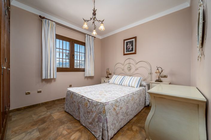 Image No.13-5 Bed Villa for sale