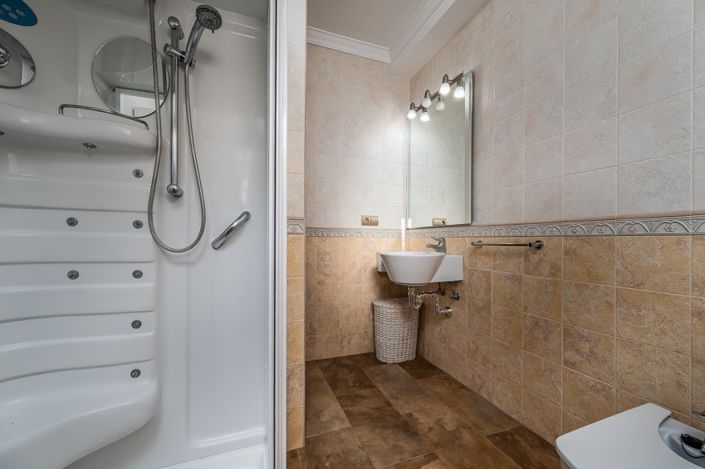 Image No.14-5 Bed Villa for sale