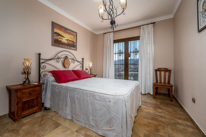 Image No.15-5 Bed Villa for sale