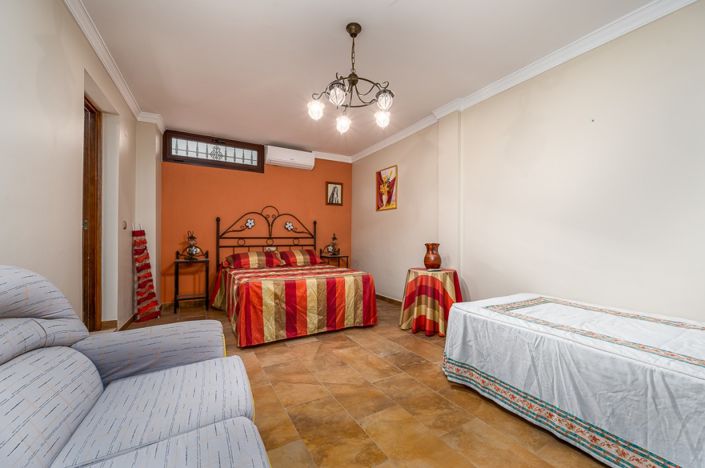 Image No.17-5 Bed Villa for sale