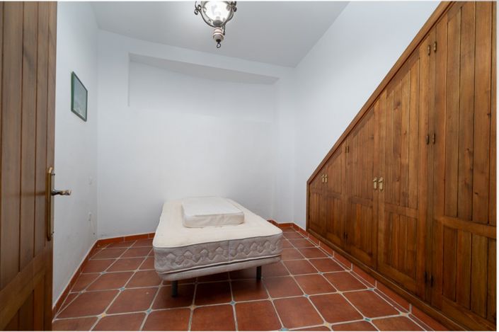 Image No.21-5 Bed Villa for sale