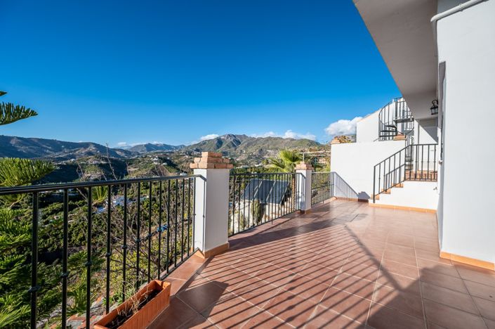 Image No.27-5 Bed Villa for sale