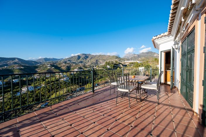 Image No.5-5 Bed Villa for sale