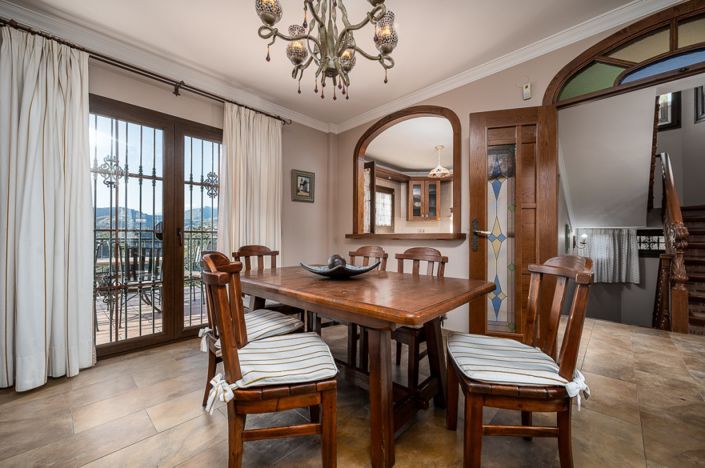 Image No.7-5 Bed Villa for sale