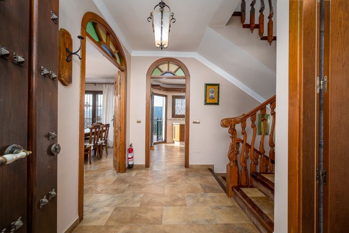 Image No.9-5 Bed Villa for sale