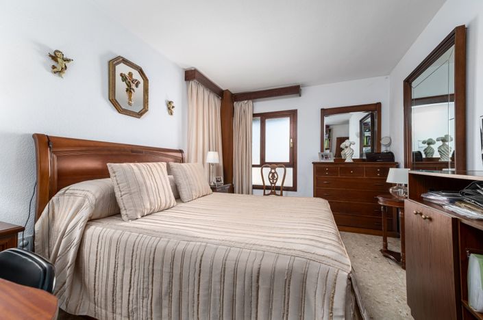 Image No.10-3 Bed Apartment for sale