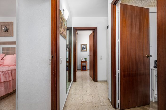 Image No.11-3 Bed Apartment for sale