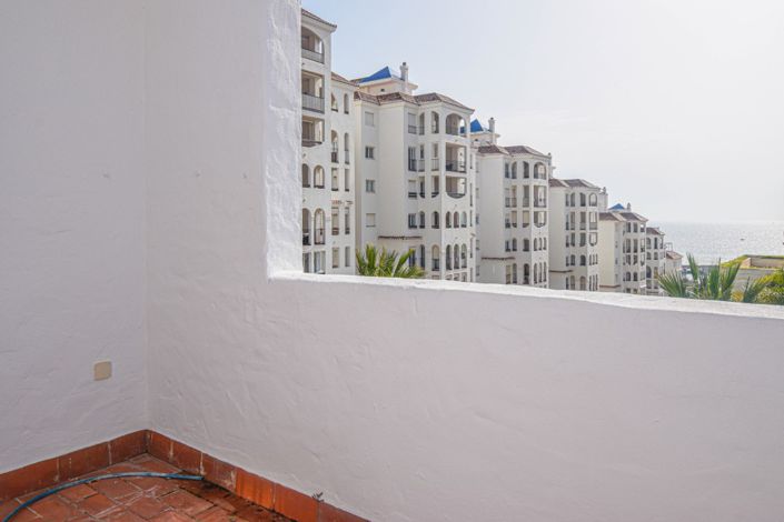 Image No.8-4 Bed Semi-Detached for sale