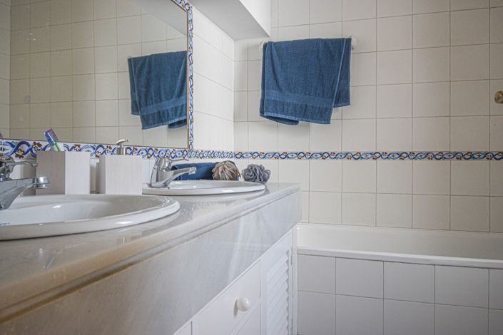 Image No.9-4 Bed Semi-Detached for sale