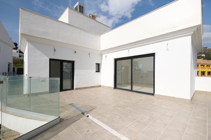 Image No.15-5 Bed Villa for sale