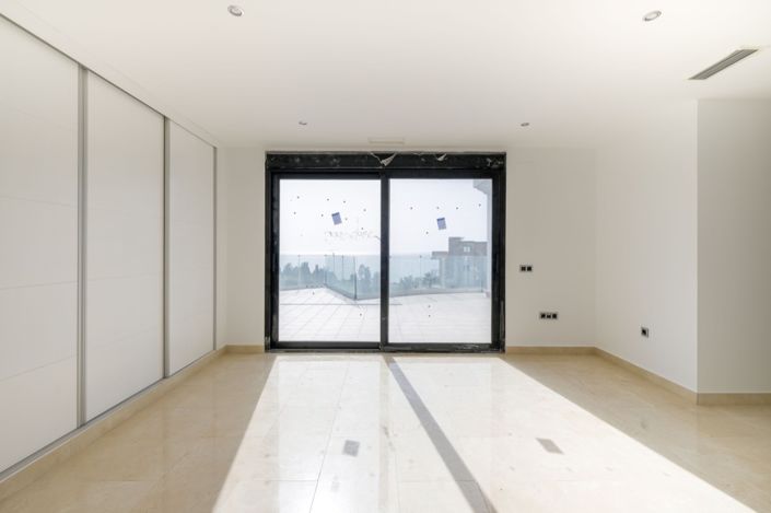 Image No.17-5 Bed Villa for sale