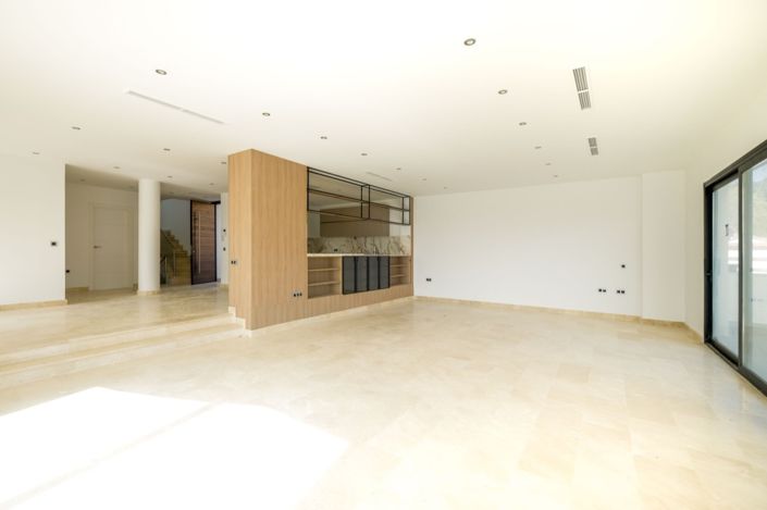 Image No.18-5 Bed Villa for sale