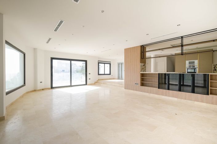 Image No.6-5 Bed Villa for sale