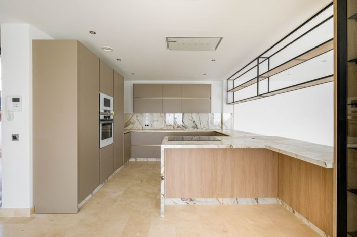 Image No.8-5 Bed Villa for sale