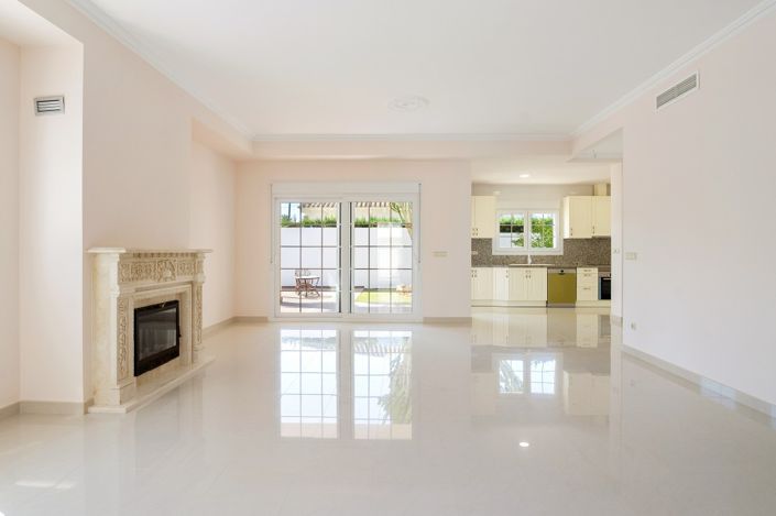 Image No.2-Villa de 4 chambres à vendre à Orihuela