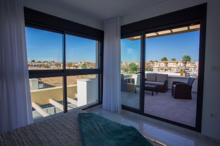 Image No.15-3 Bed Villa for sale