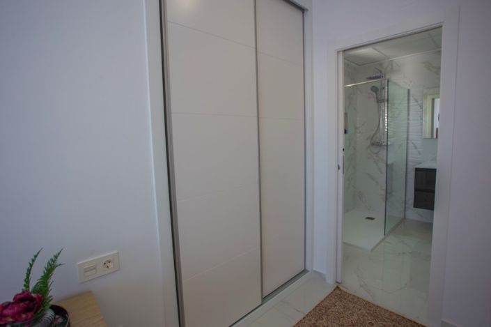 Image No.7-3 Bed Villa for sale