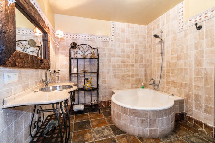 Image No.26-7 Bed Villa for sale