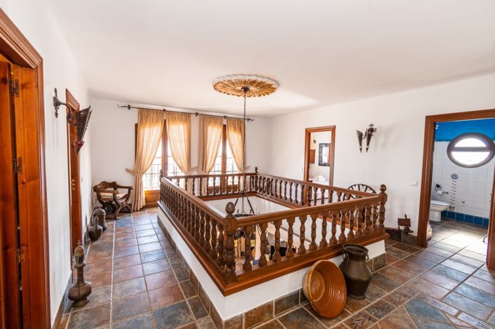 Image No.43-7 Bed Villa for sale