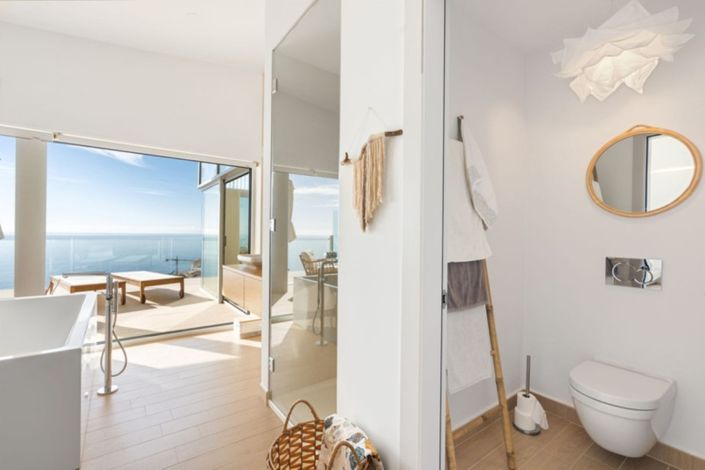 Image No.12-3 Bed Property for sale