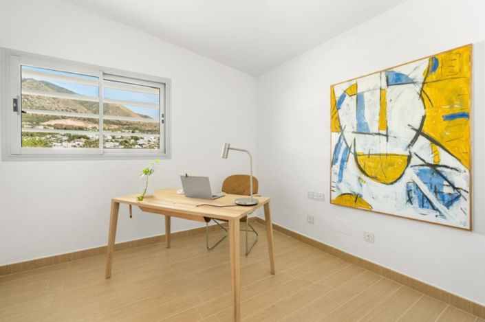 Image No.21-3 Bed Property for sale