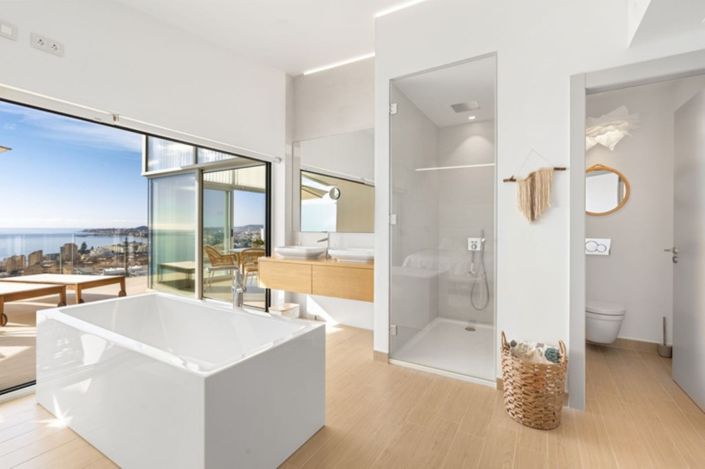 Image No.7-3 Bed Property for sale