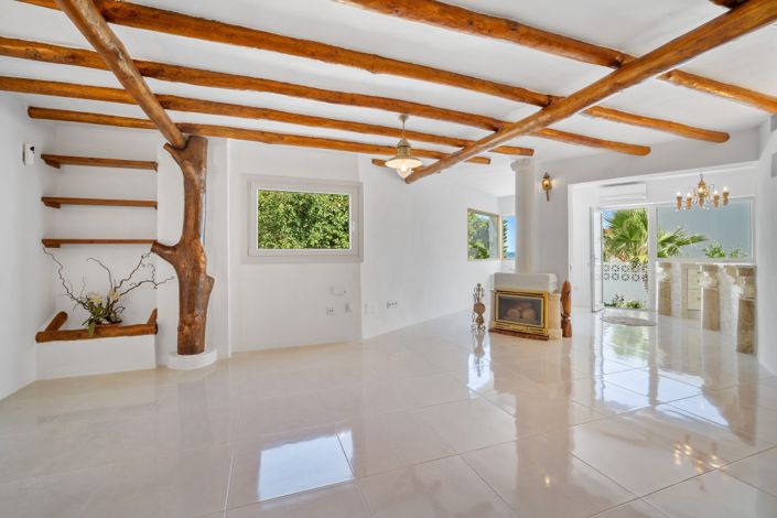 Image No.18-4 Bed Townhouse for sale