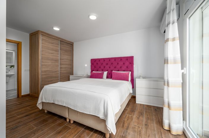 Image No.40-6 Bed Villa for sale