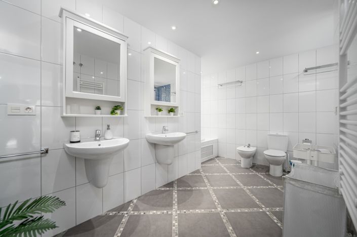 Image No.42-Villa de 6 chambres à vendre à Malaga