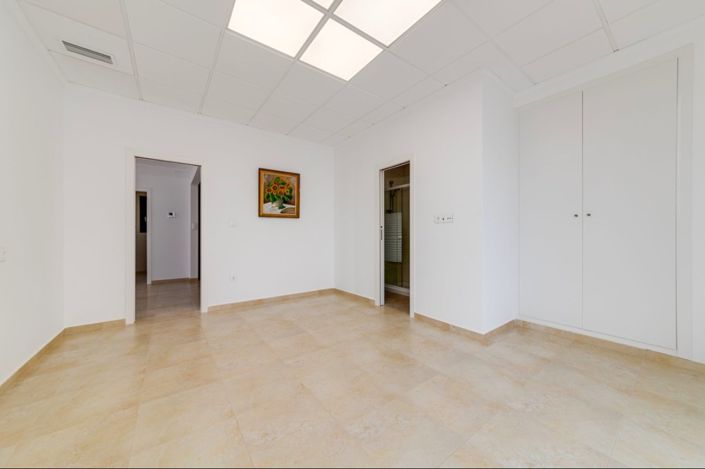 Image No.16-4 Bed Villa for sale