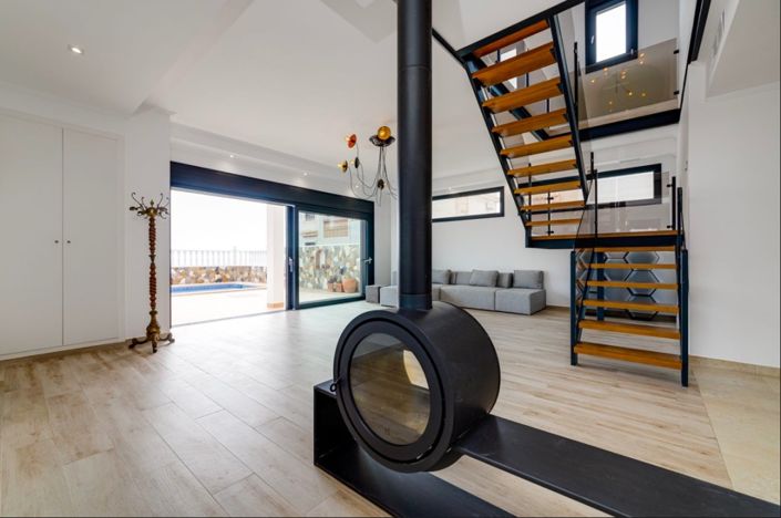 Image No.3-4 Bed Villa for sale