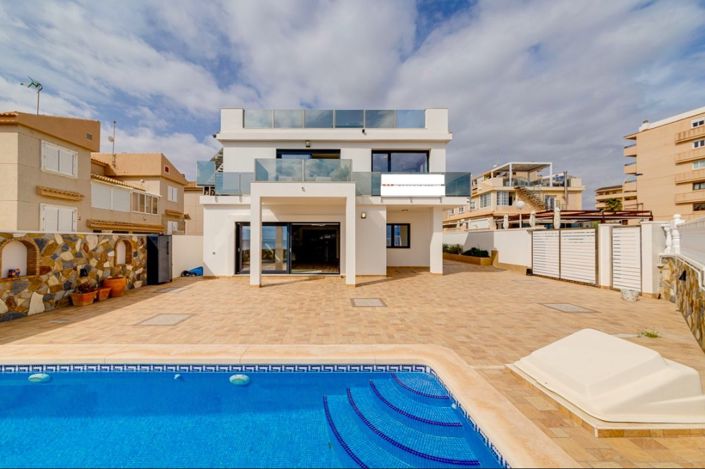 Image No.39-4 Bed Villa for sale