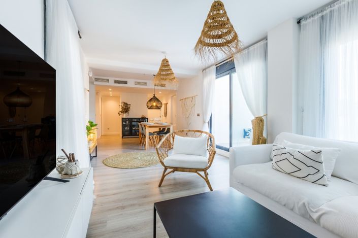 Image No.13-3 Bed Property for sale