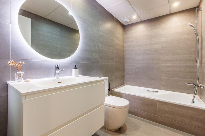 Image No.19-3 Bed Property for sale