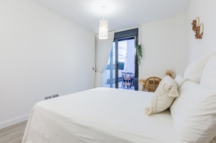 Image No.23-3 Bed Property for sale