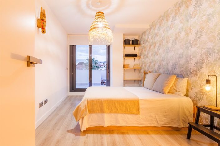 Image No.25-3 Bed Property for sale