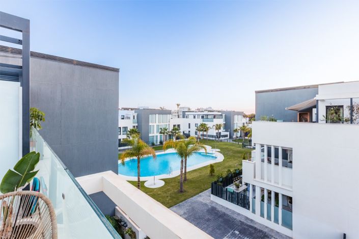 Image No.3-3 Bed Property for sale