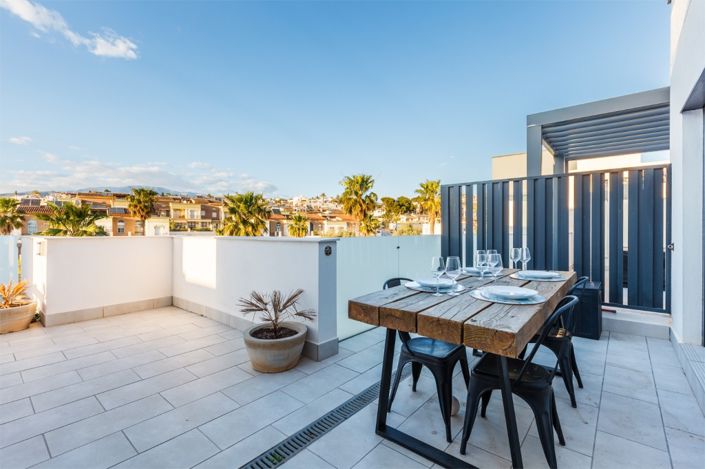 Image No.34-3 Bed Property for sale