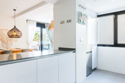 bzpaap82042023561024v09f04