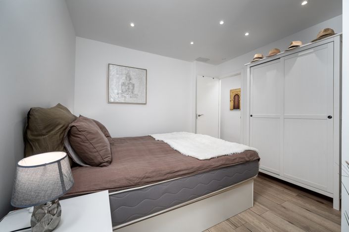 Image No.15-2 Bed Property for sale