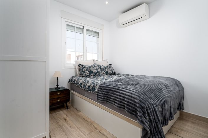 Image No.16-2 Bed Property for sale