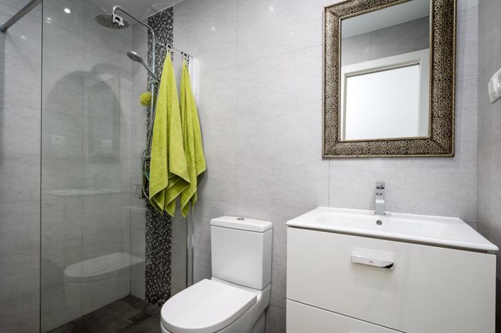 Image No.20-2 Bed Property for sale