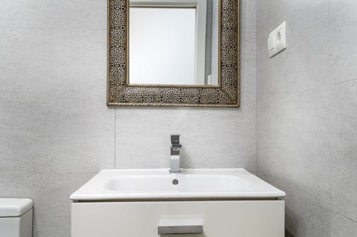 Image No.21-2 Bed Property for sale