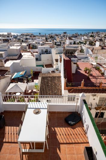 Image No.28-2 Bed Property for sale