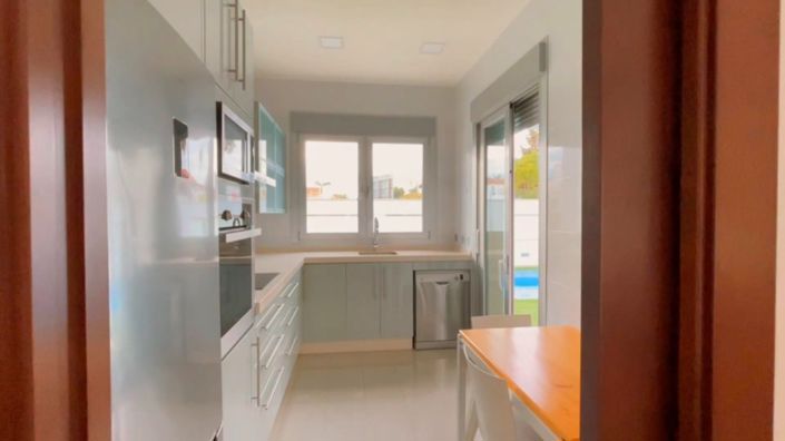 Image No.10-3 Bed Villa for sale