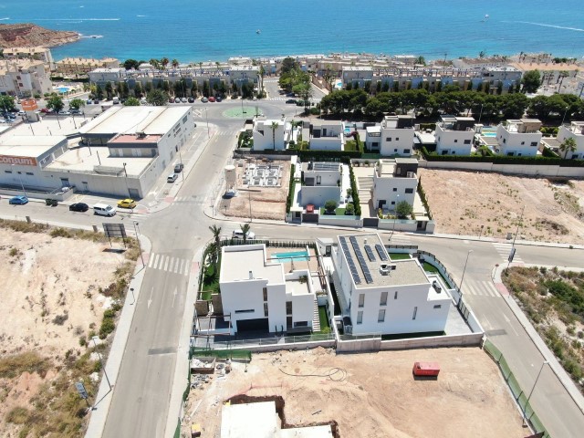 Image No.26-5 Bed Villa for sale