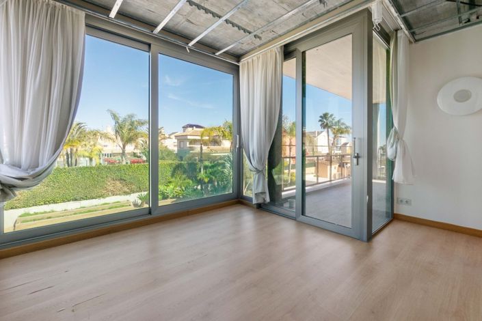 Image No.14-3 Bed Villa for sale