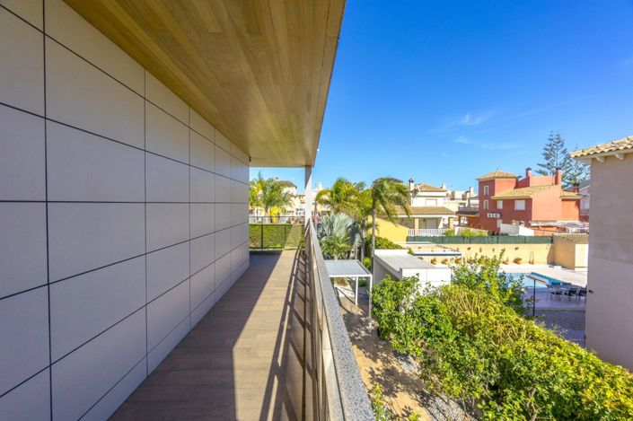 Image No.18-3 Bed Villa for sale